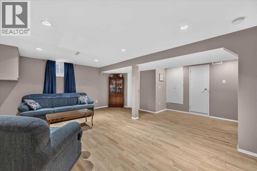 8331 33 Avenue Nw, Calgary, Alberta  T3B 1L5 - Photo 34 - A2347506