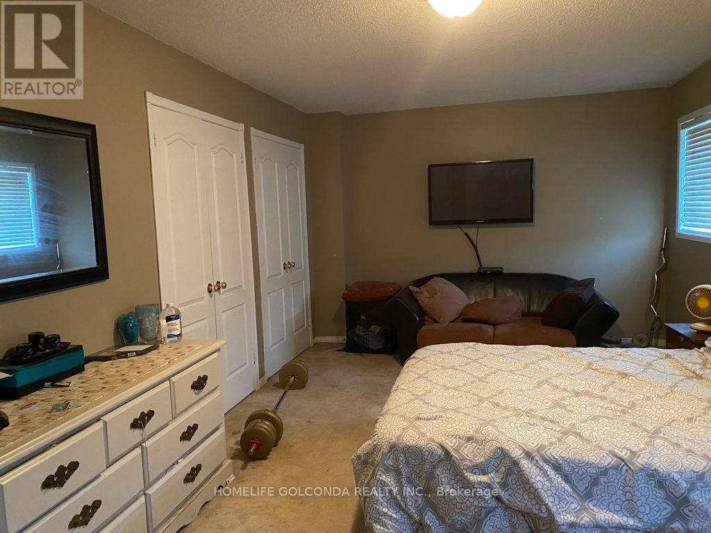 17 Hartrick Place, Whitby, Ontario L1R 2C3 - Photo 12 - E14093558