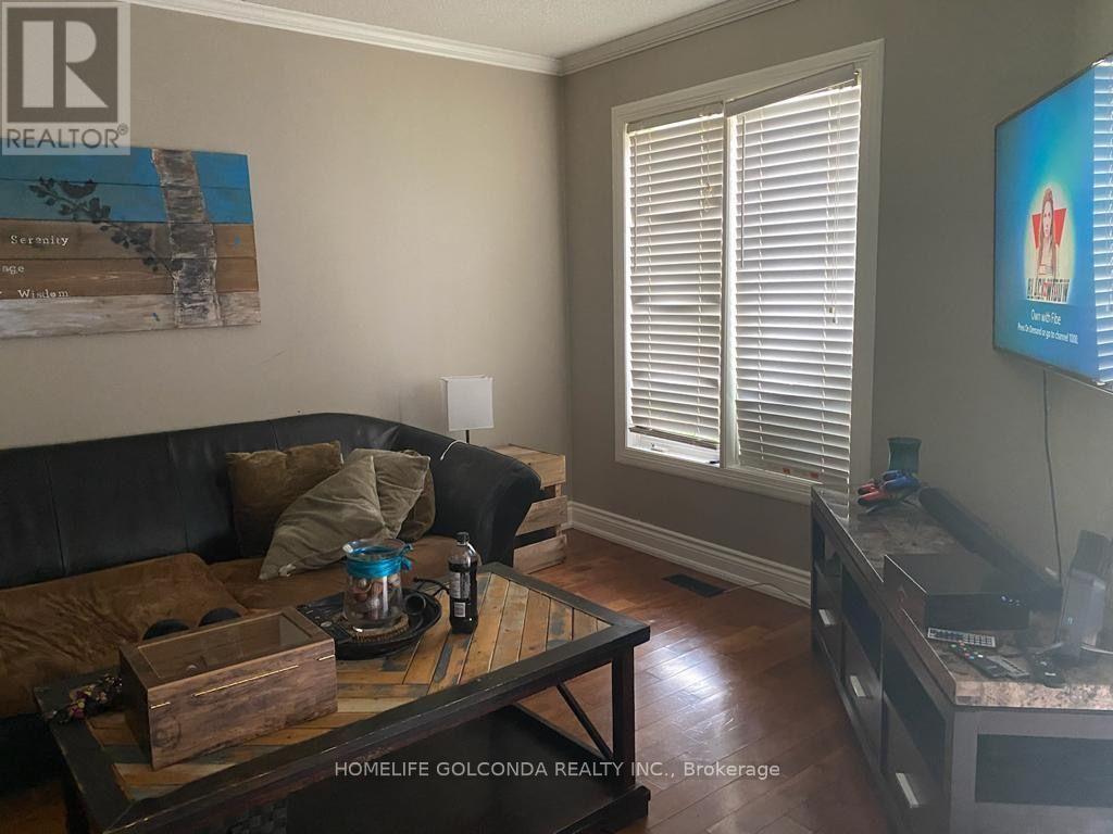17 Hartrick Place, Whitby, Ontario L1R 2C3 - Photo 7 - E14093558
