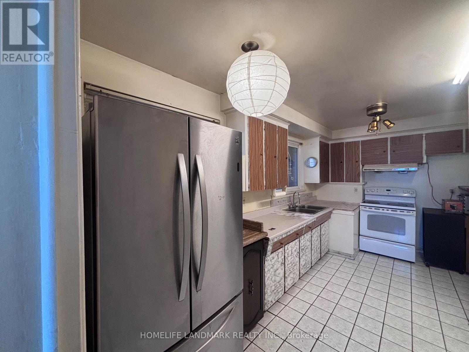 97 Tourmaline Drive, Toronto, Ontario  M1T 1X1 - Photo 8 - E13751282