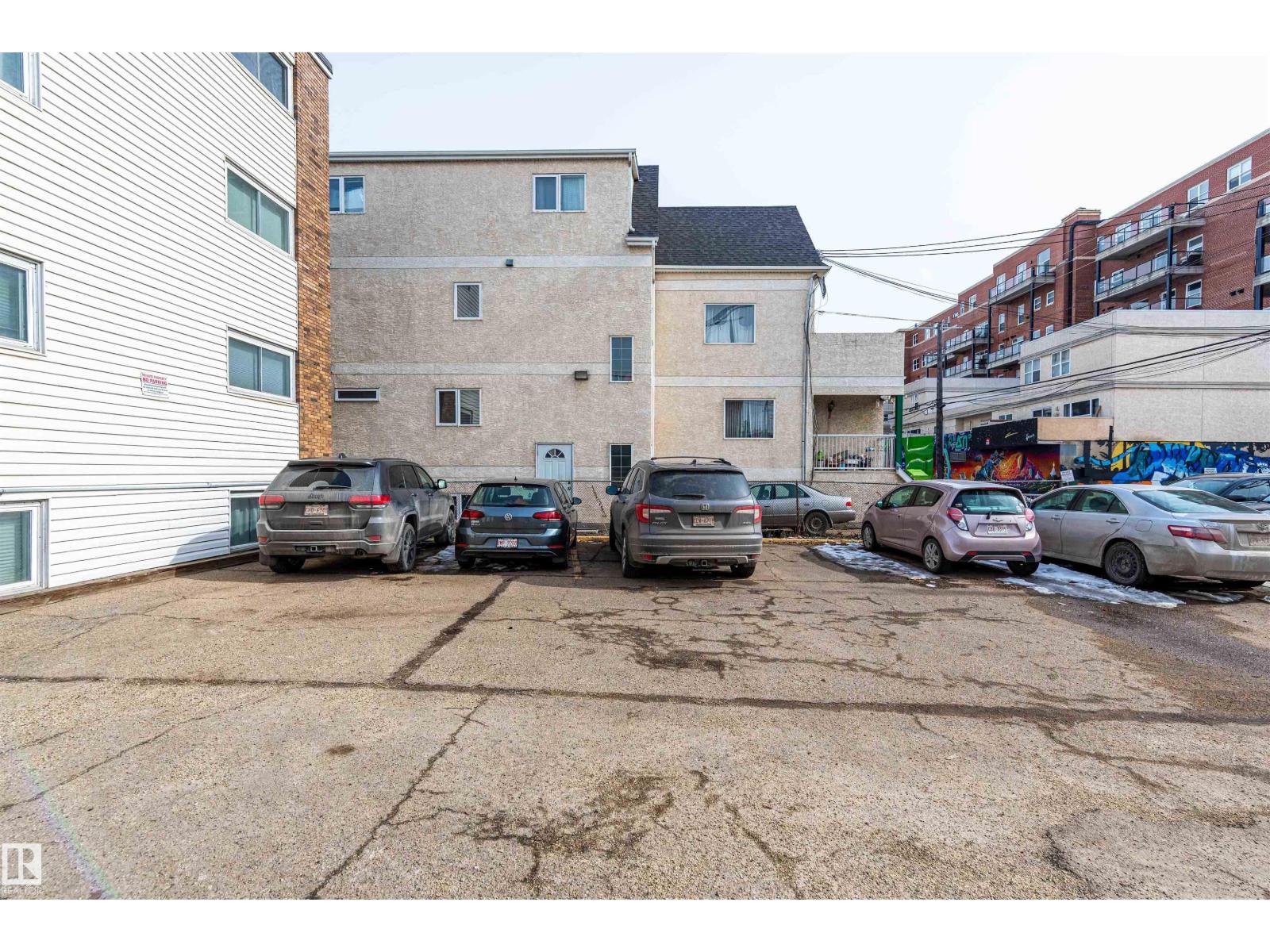 #302 10745 83 AV NW