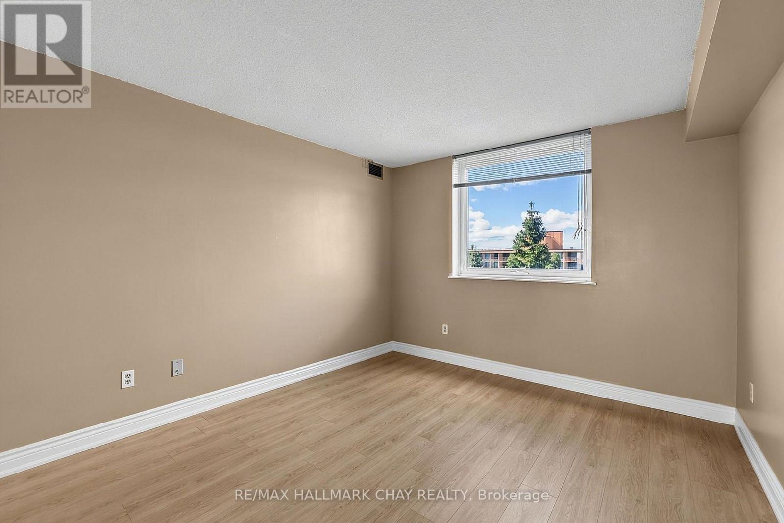 705 - 326 Major Mackenzie Drive E, Richmond Hill (Crosby), Ontario  L4C 8T4 - Photo 6 - N14093566