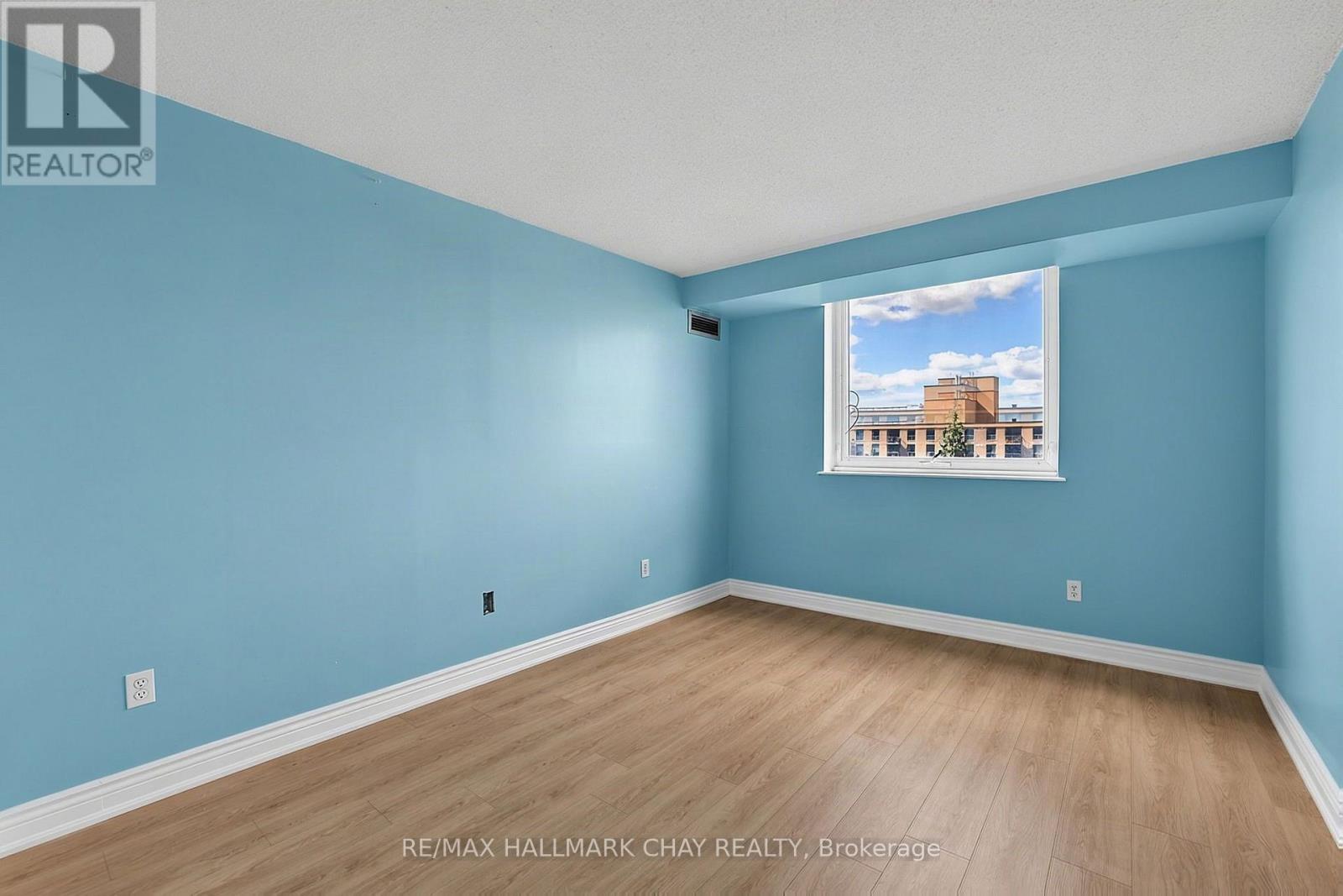 705 - 326 Major Mackenzie Drive E, Richmond Hill (Crosby), Ontario  L4C 8T4 - Photo 7 - N14093566
