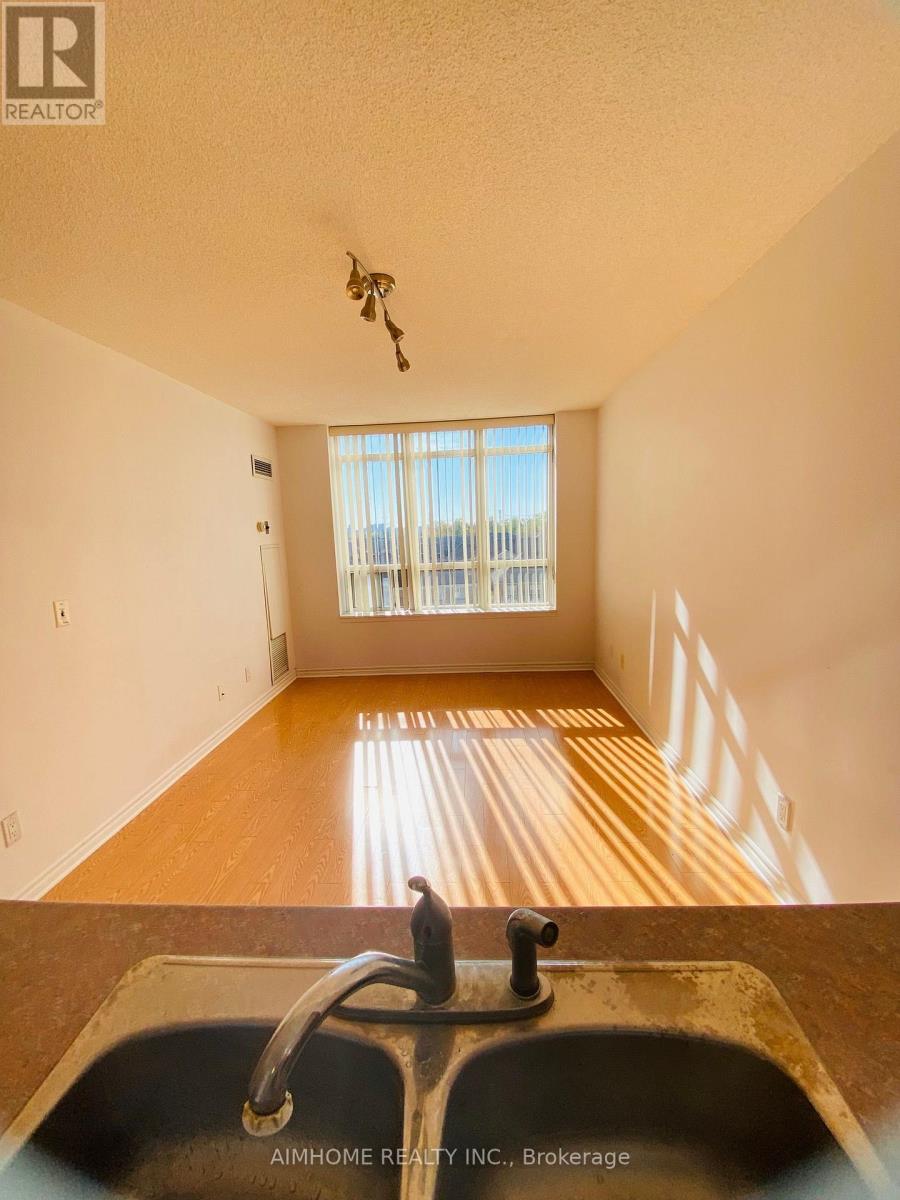 708 - 130 Pond Drive, Markham, Ontario  L3T 7W5 - Photo 5 - N14093740