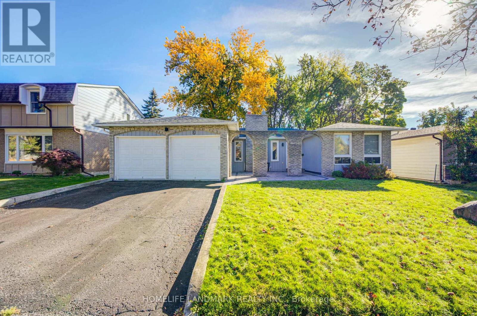 7 HURON STREET, barrie (north shore), Ontario
