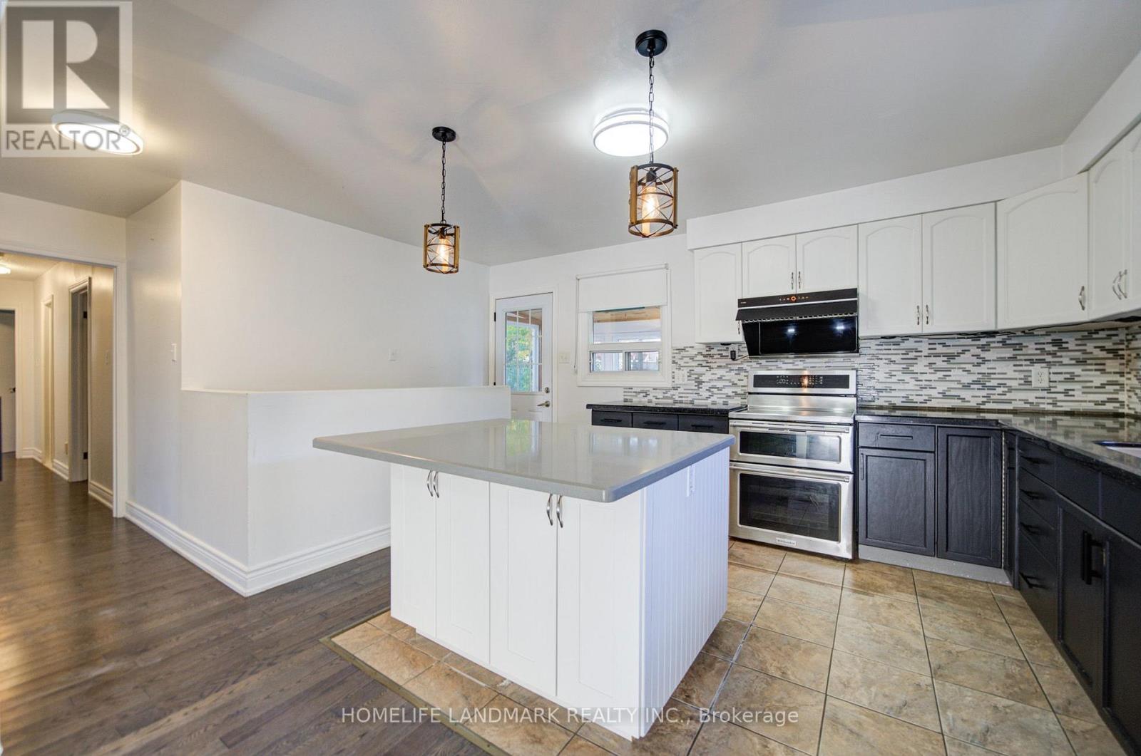 7 Huron Street, Barrie (North Shore), Ontario  L4M 5H2 - Photo 10 - S14093758