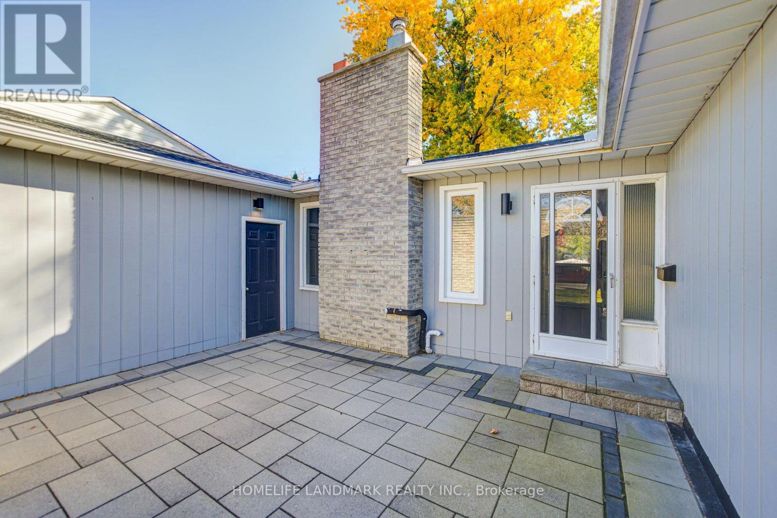 7 Huron Street, Barrie (North Shore), Ontario  L4M 5H2 - Photo 2 - S14093758