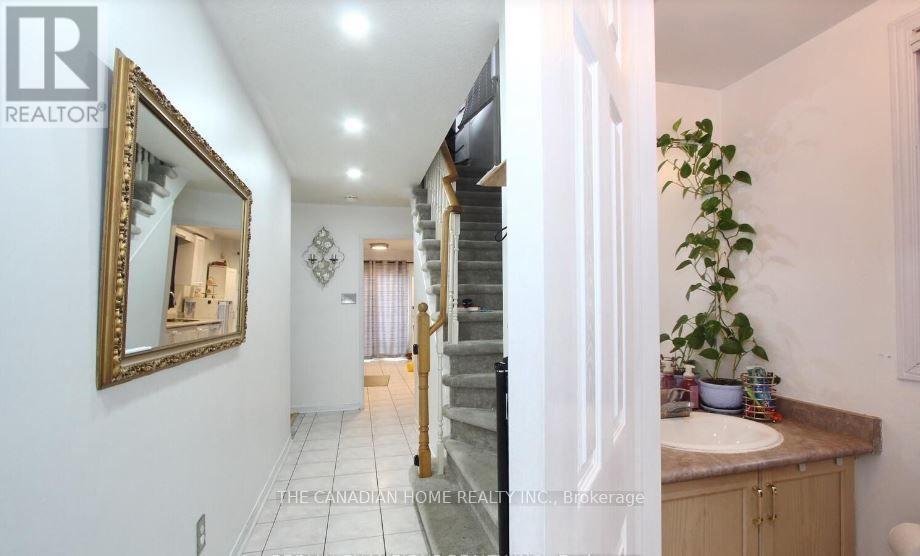 157 Morningmist Street, Brampton, Ontario  L6R 2B6 - Photo 6 - W14093786