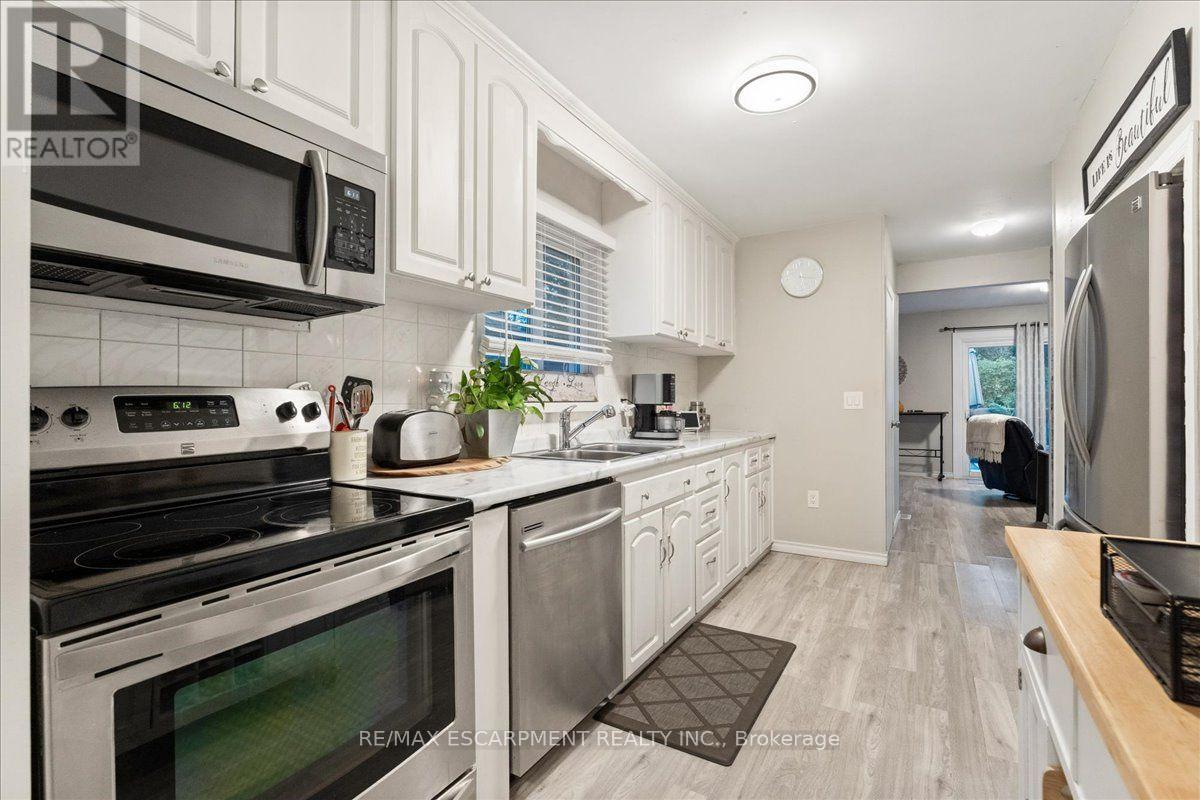 8 First Private Road, Hamilton, Ontario  L8E 5B9 - Photo 13 - X14093668