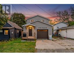 8 FIRST PRIVATE ROAD, Hamilton, Ontario