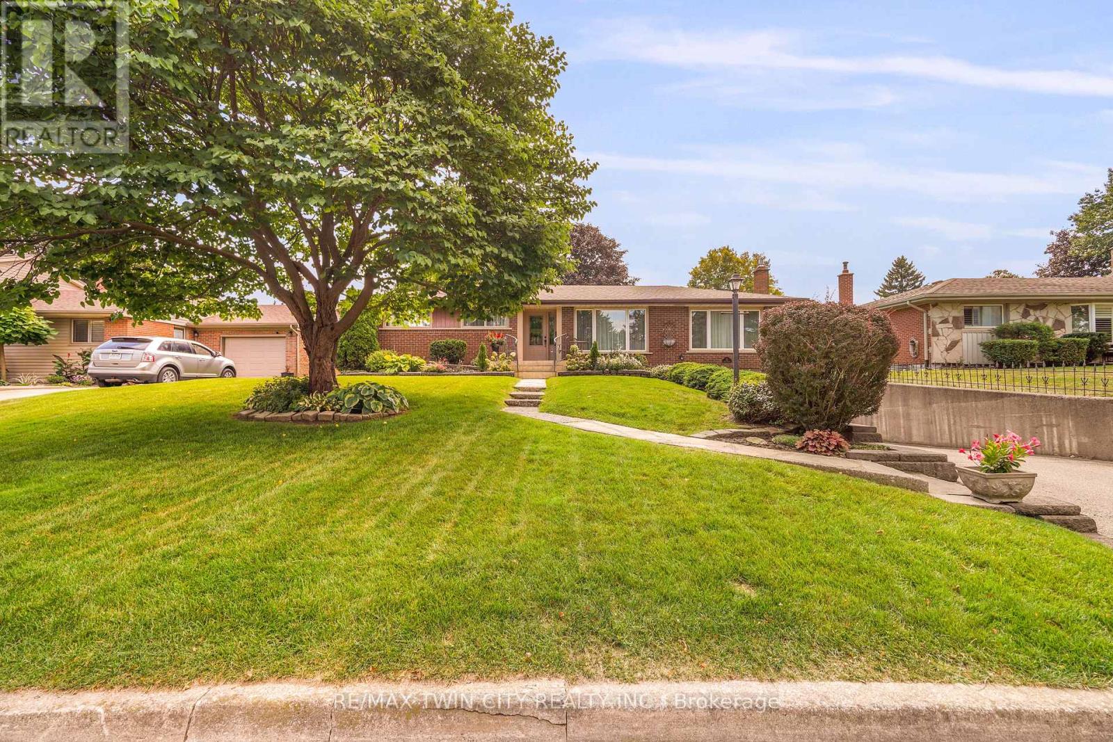 25 Brier Crescent, Brantford, Ontario  N3R 3M5 - Photo 3 - X14093736