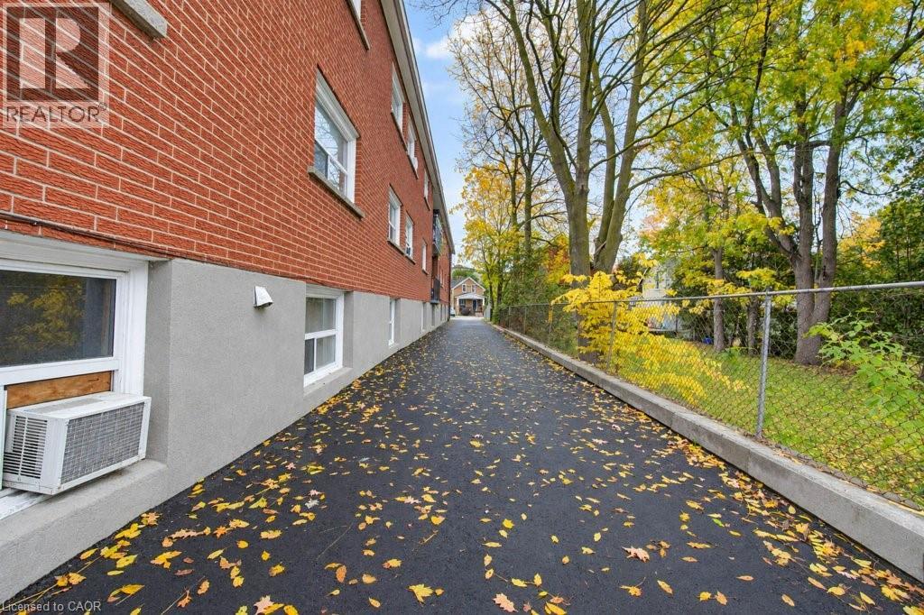 199 Ahrens Street W, Kitchener, Ontario  N2H 4E1 - Photo 4 - 40871455