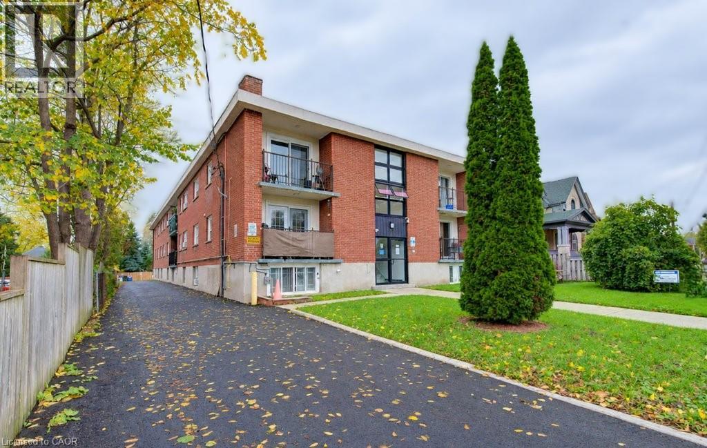 199 Ahrens Street W, Kitchener, Ontario  N2H 4E1 - Photo 2 - 40871455