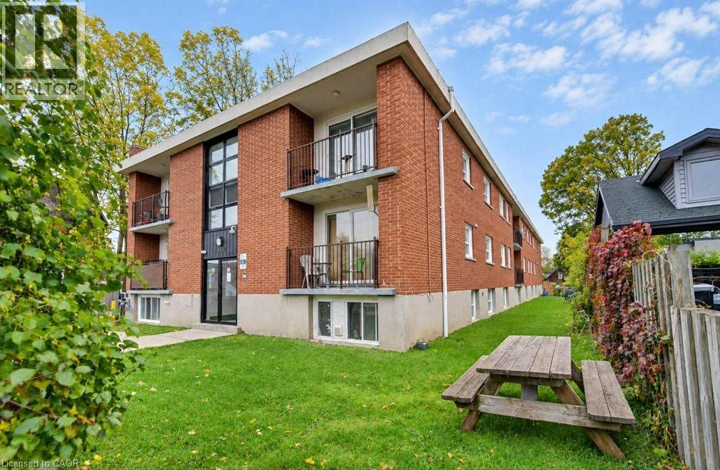199 Ahrens Street W, Kitchener, Ontario  N2H 4E1 - Photo 3 - 40871455