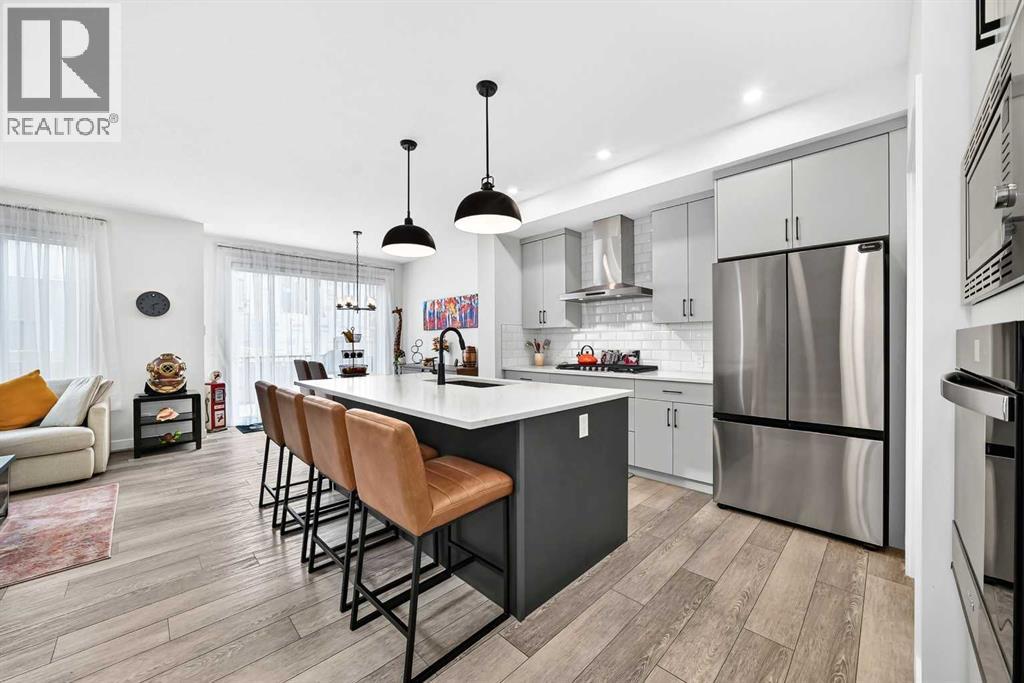 19 Versant View Sw, Calgary, Alberta  T2Y 0W9 - Photo 2 - A2349209