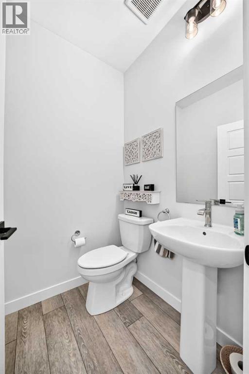 19 Versant View Sw, Calgary, Alberta  T2Y 0W9 - Photo 15 - A2349209