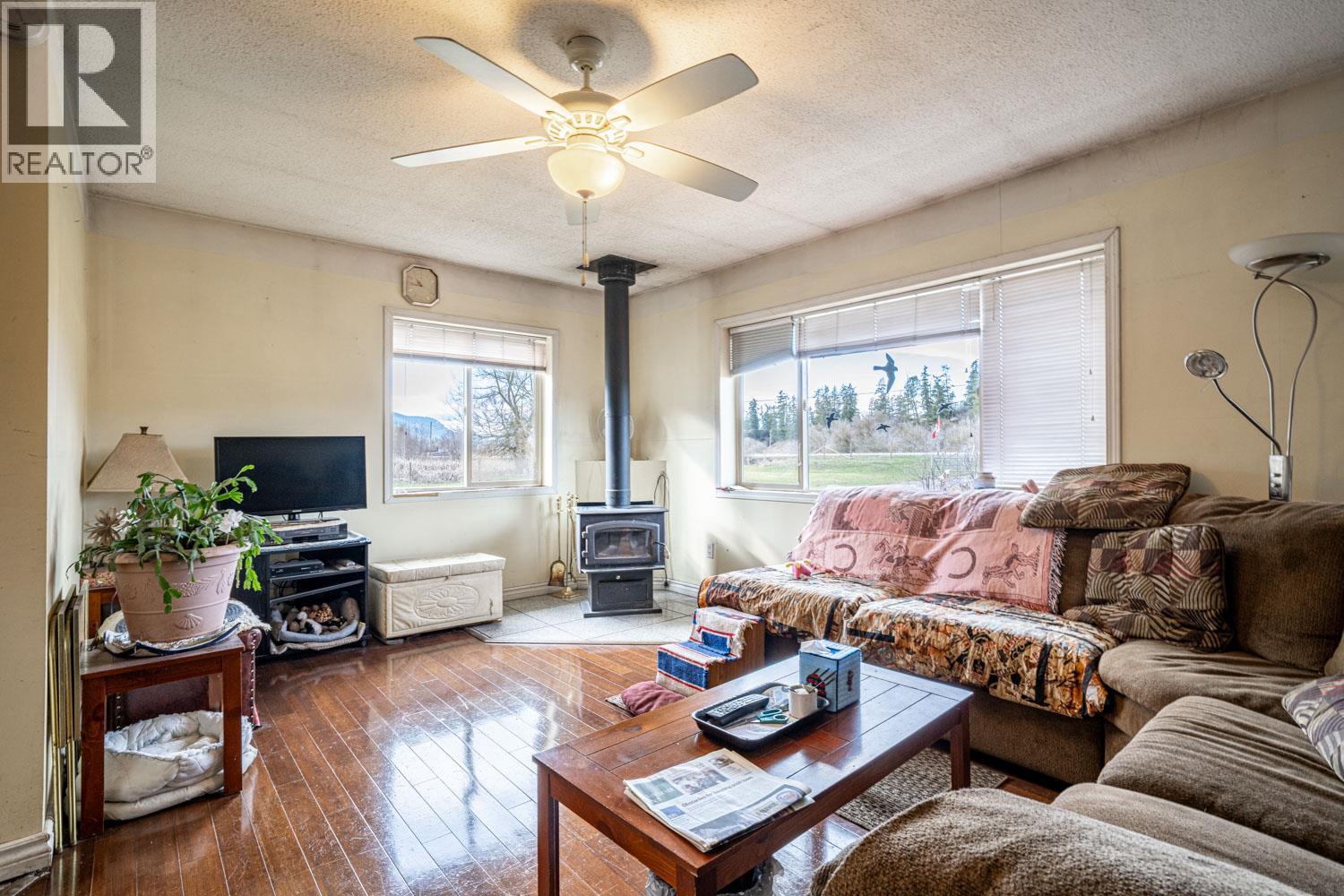 4536 97a Highway, Spallumcheen, British Columbia  V4Y 0S1 - Photo 10 - 10403906