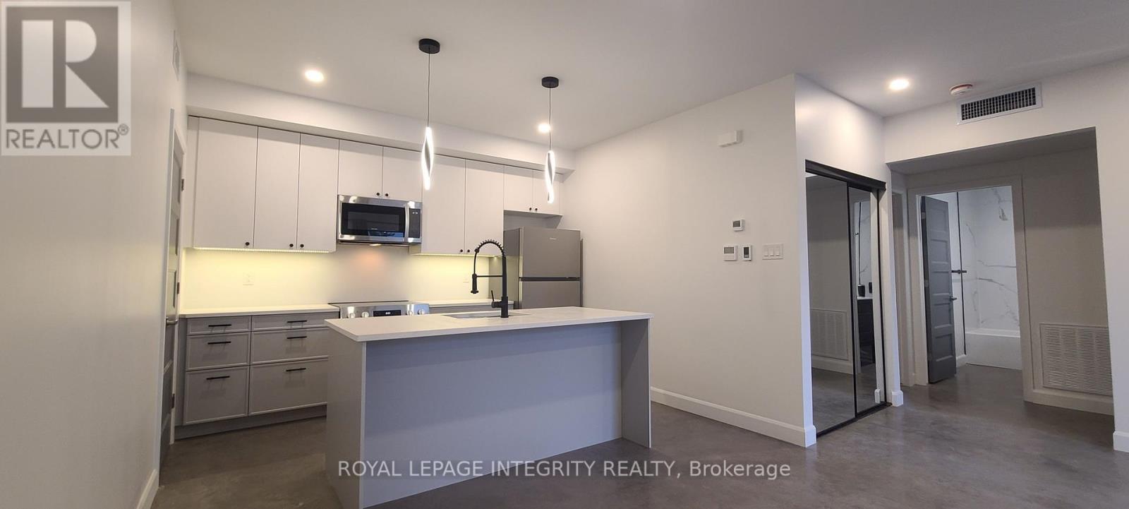 Unit B - 398 Marguerite Avenue, Ottawa, Ontario  K1L 7W6 - Photo 2 - X14093902