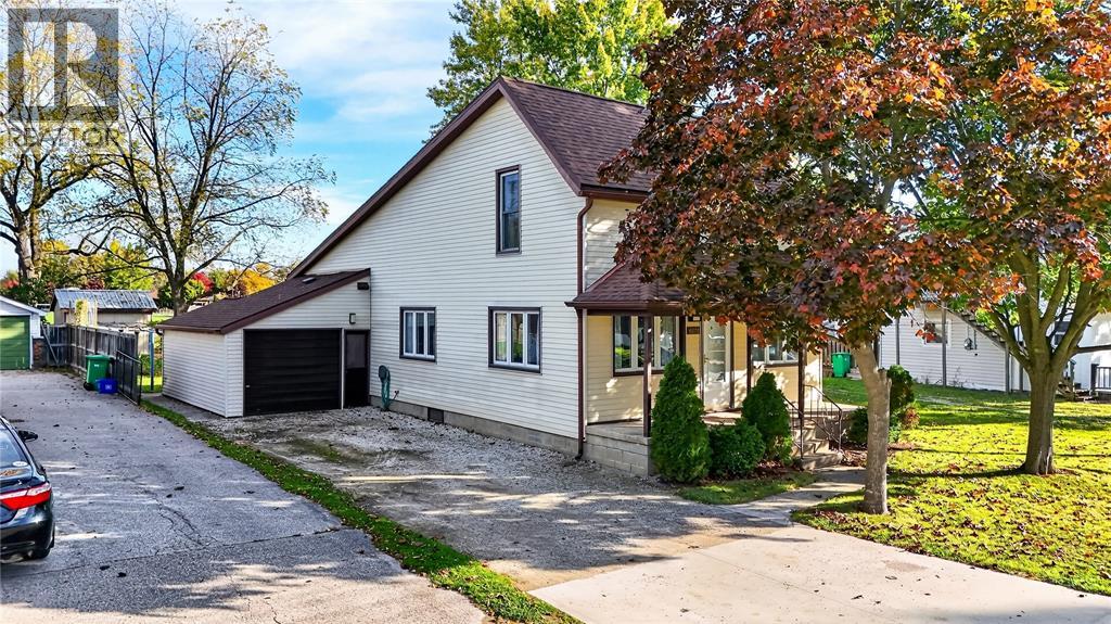 4076 FLORENCE AVENUE, Petrolia, Ontario