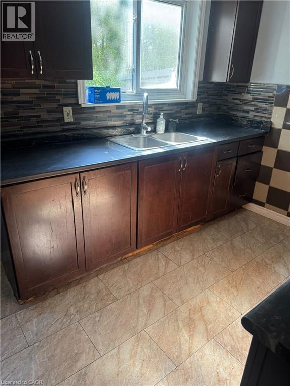 123 Mooregate Crescent, Kitchener, Ontario  N2M 2E9 - Photo 16 - 40872259