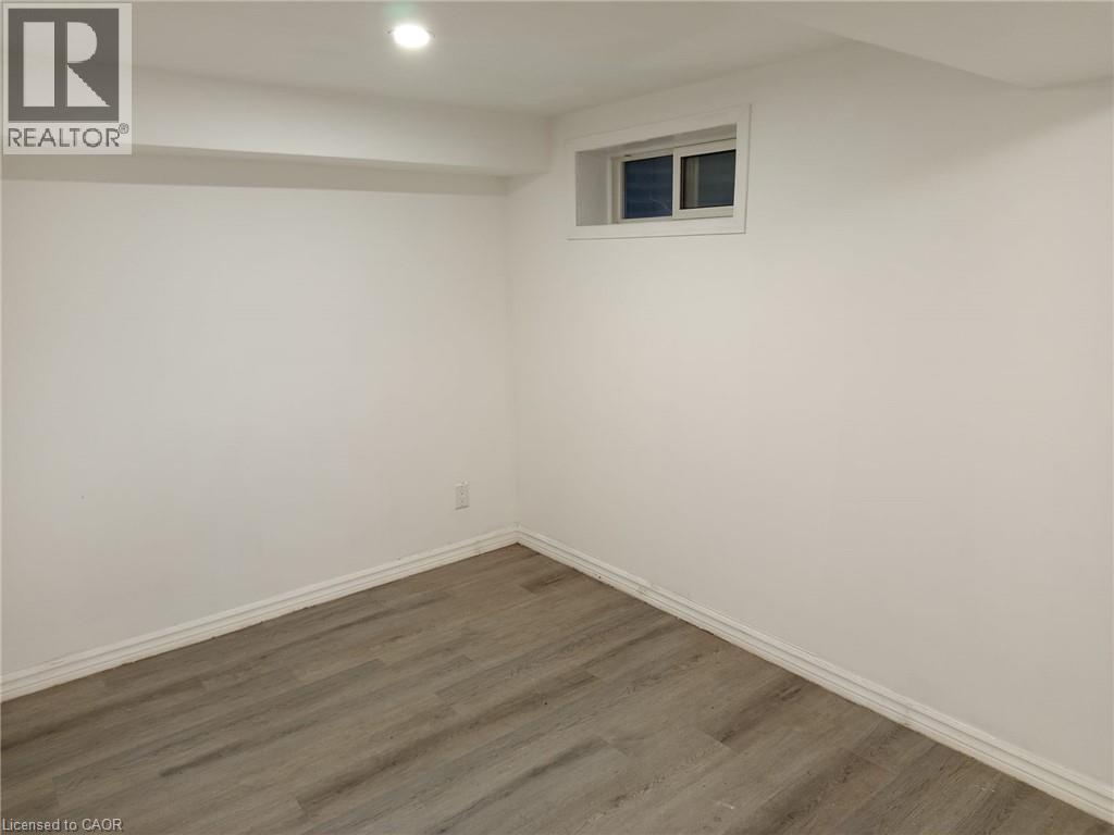 123 Mooregate Crescent, Kitchener, Ontario  N2M 2E9 - Photo 13 - 40872259