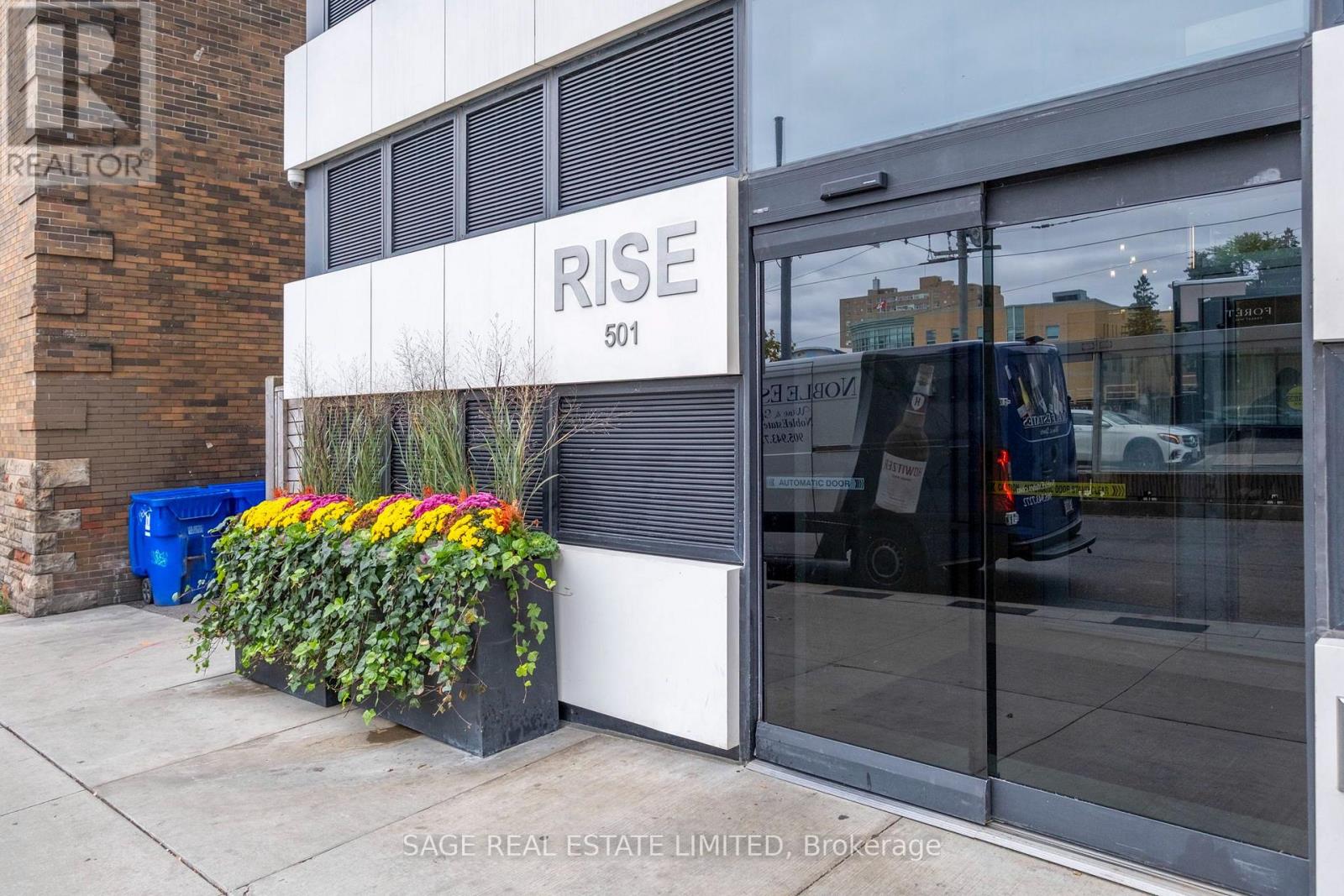 908 - 501 St Clair Avenue W, Toronto, Ontario  M5P 0A2 - Photo 3 - C14093822