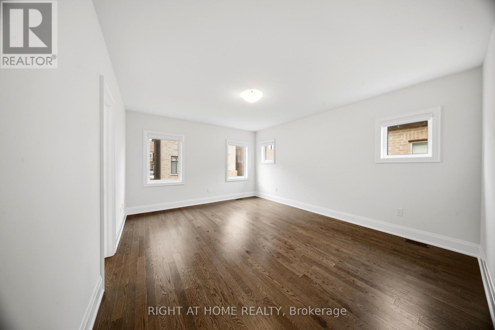 80 Tempel Street, Richmond Hill, Ontario  L4E 1K6 - Photo 15 - N14093818