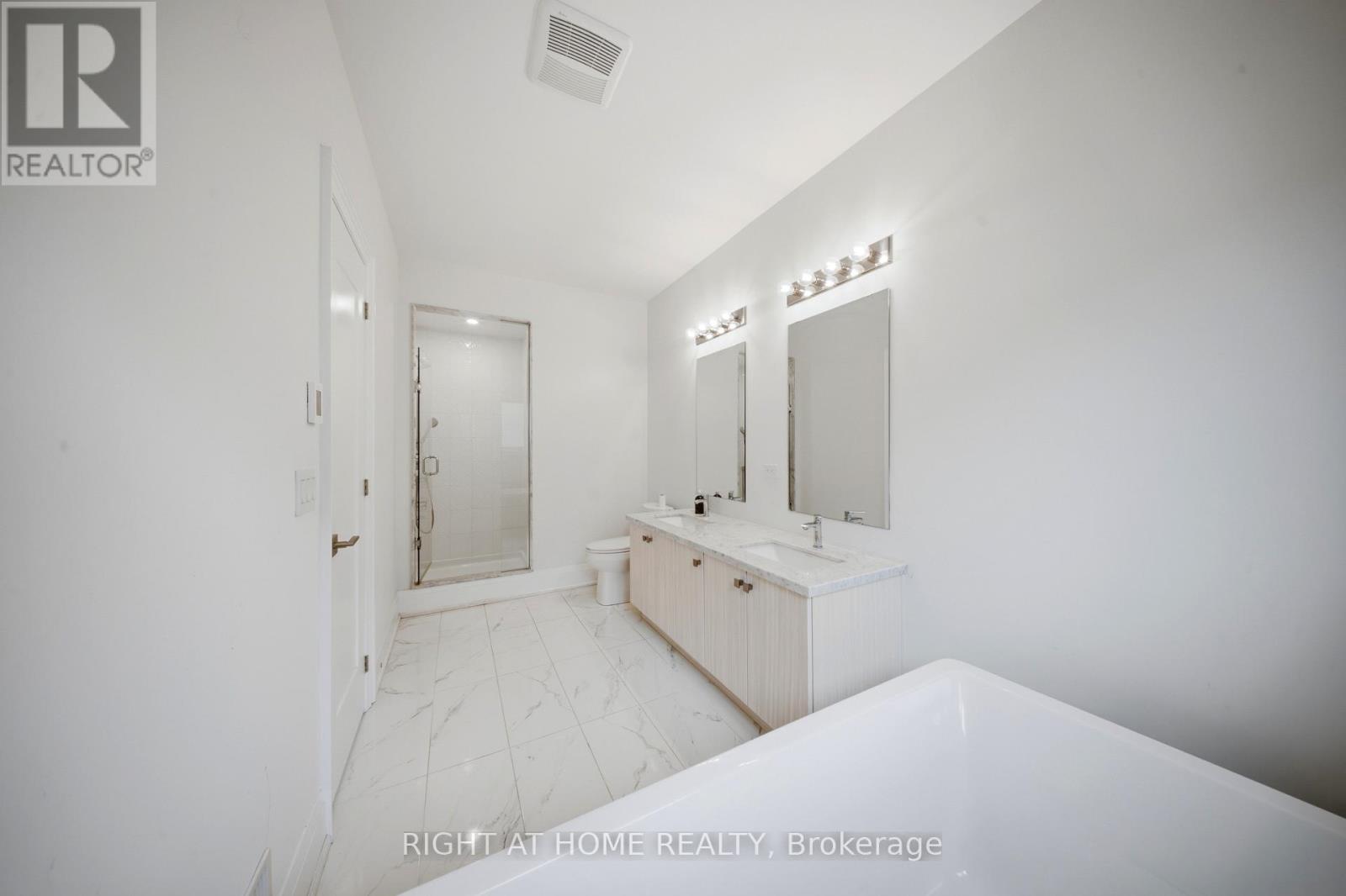 80 Tempel Street, Richmond Hill, Ontario  L4E 1K6 - Photo 18 - N14093818