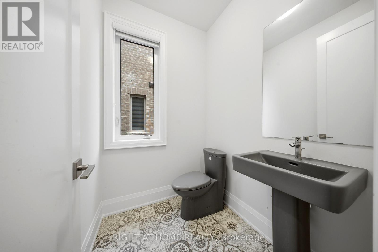 80 Tempel Street, Richmond Hill, Ontario  L4E 1K6 - Photo 5 - N14093818
