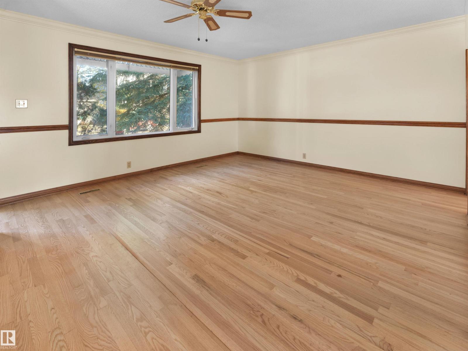 10943 63 AV NW