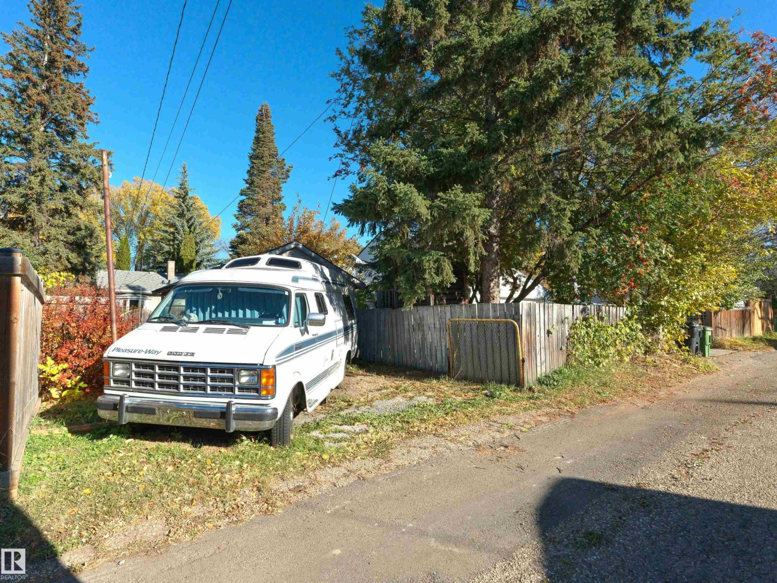 10943 63 AV NW