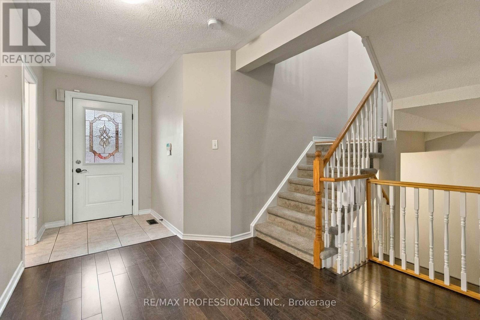 34 Jolley Court, Caledon, Ontario  L7E 1W4 - Photo 3 - W14093940