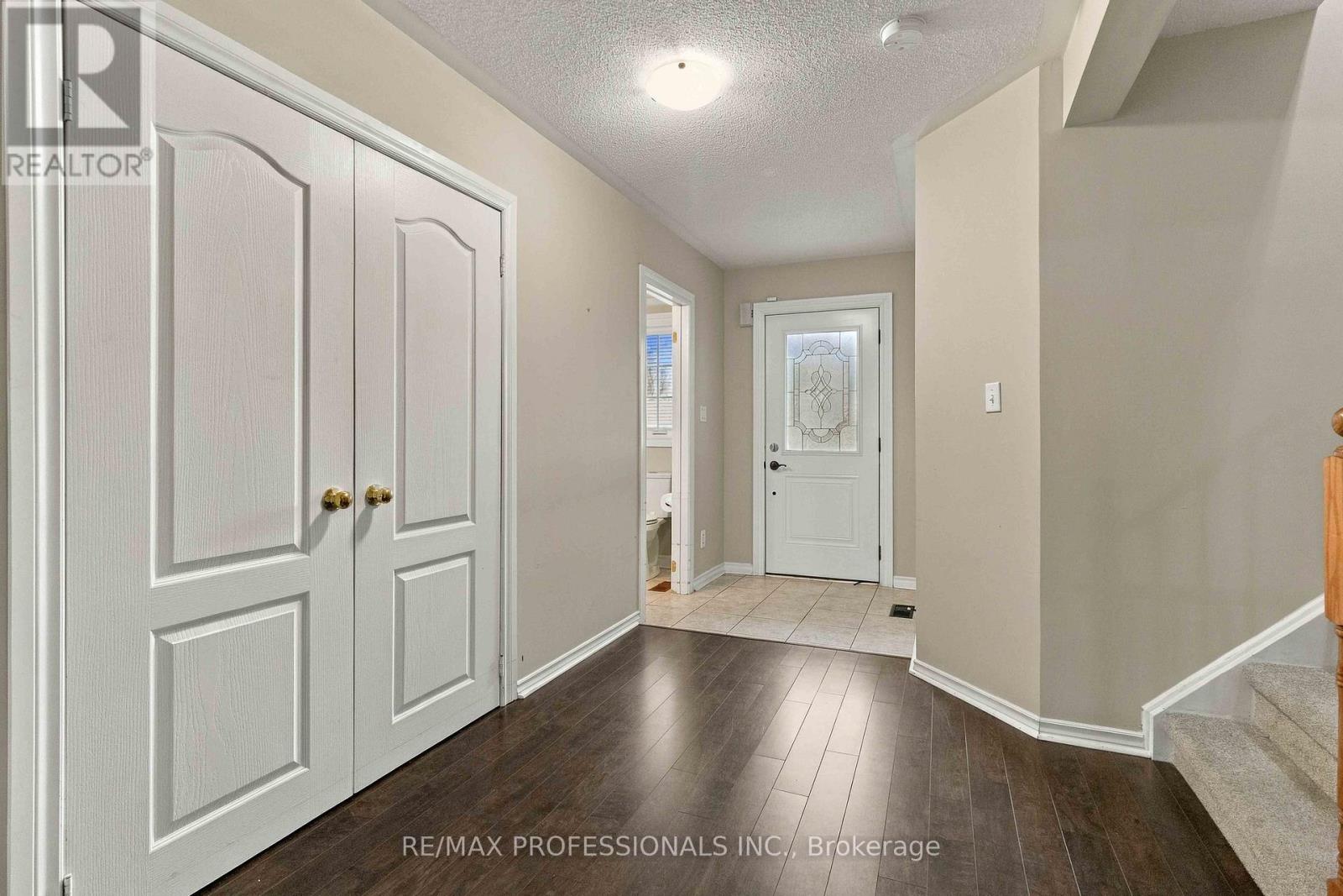 34 Jolley Court, Caledon, Ontario  L7E 1W4 - Photo 4 - W14093940