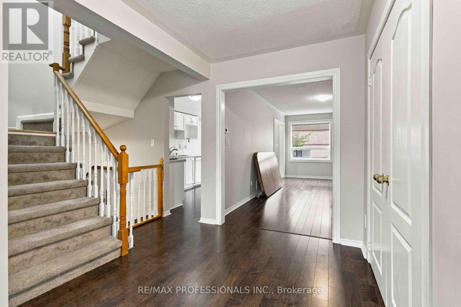34 Jolley Court, Caledon, Ontario  L7E 1W4 - Photo 6 - W14093940