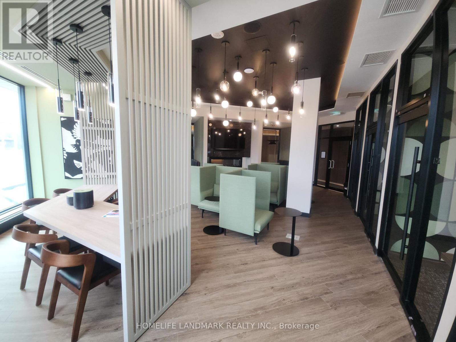 302 - 2501 Saw Whet Boulevard, Oakville, Ontario  L6M 5N2 - Photo 6 - W14093964