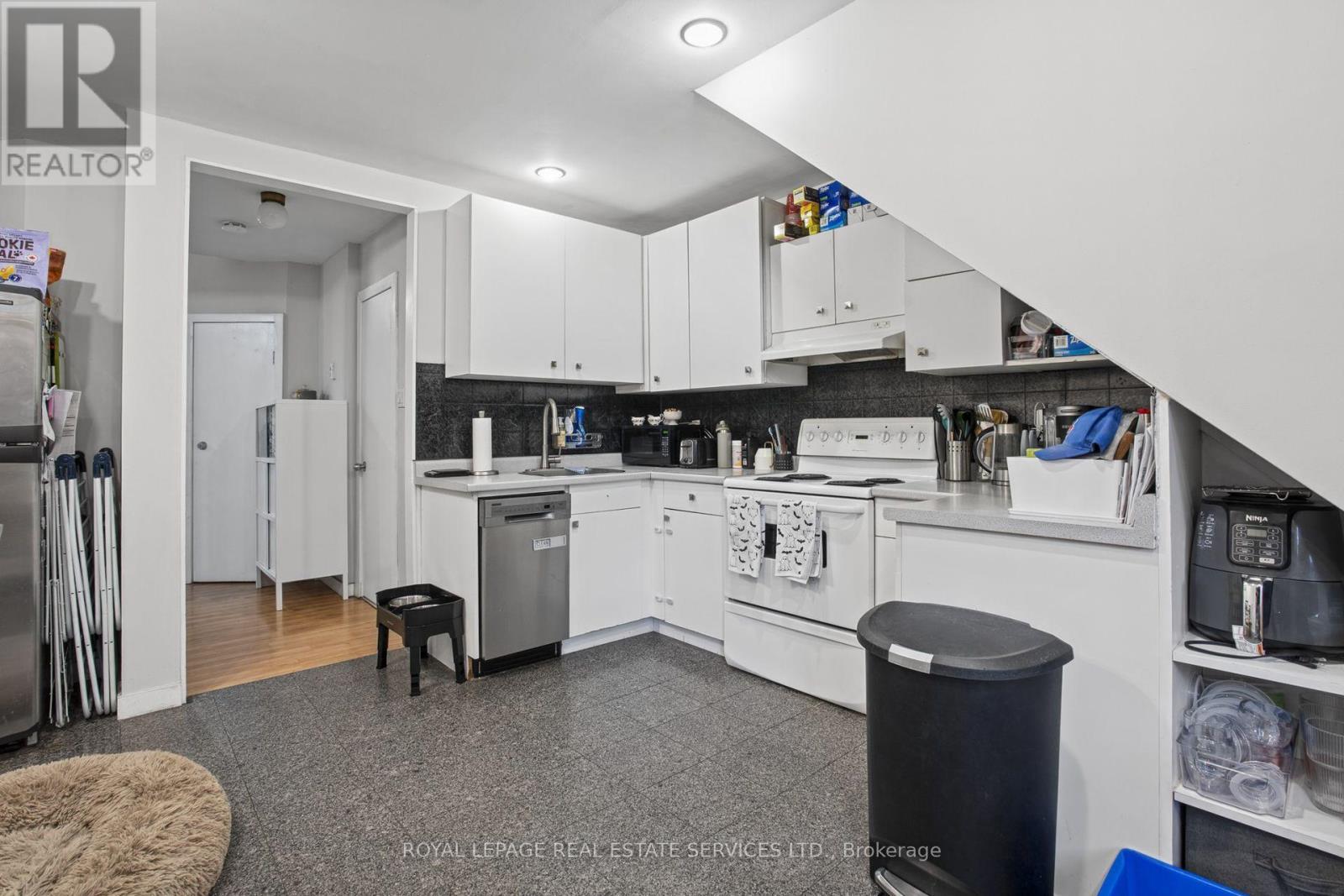 3 Harshaw Avenue, Toronto, Ontario  M6S 1X7 - Photo 23 - W14093974