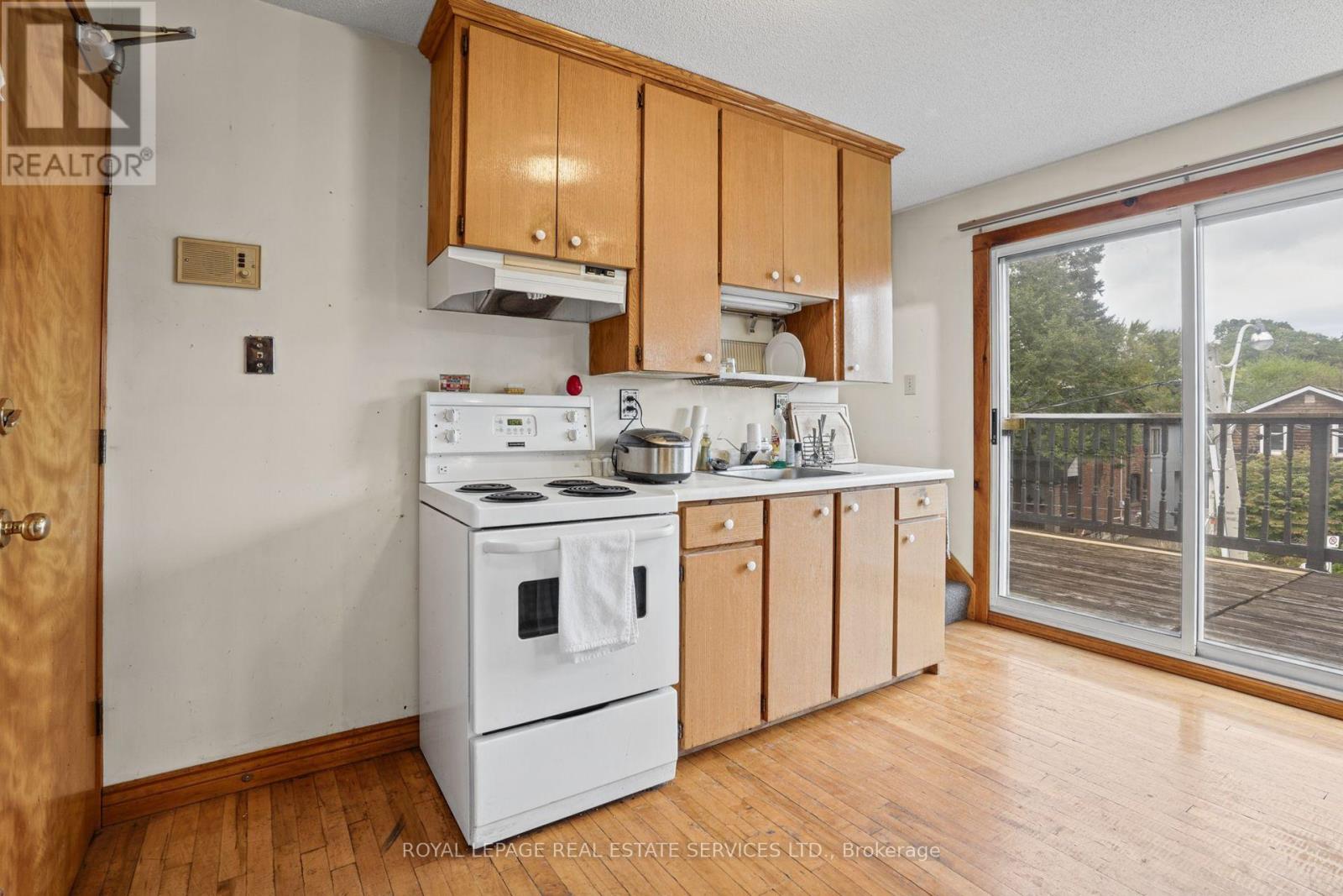 3 Harshaw Avenue, Toronto, Ontario  M6S 1X7 - Photo 35 - W14093974