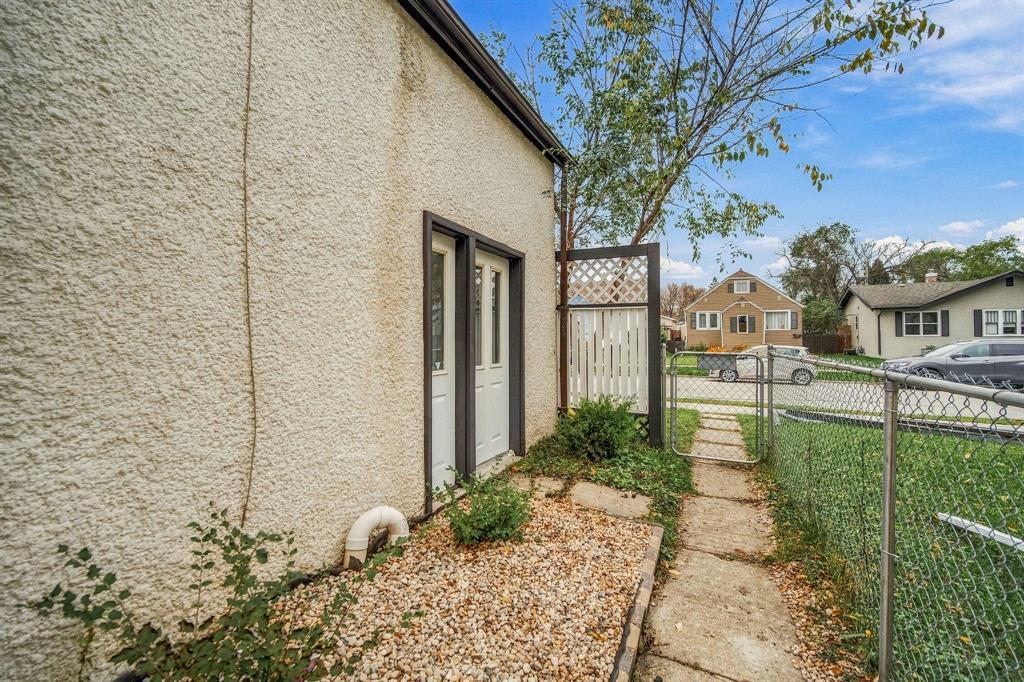 47 Guay Avenue, Winnipeg, Manitoba R2M 0B6 - Photo 20 - 202626059