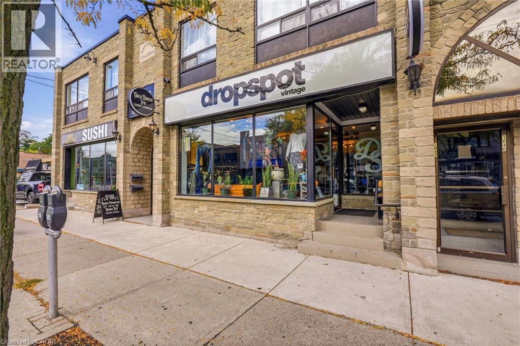 1044 KING Street W, Hamilton, Ontario