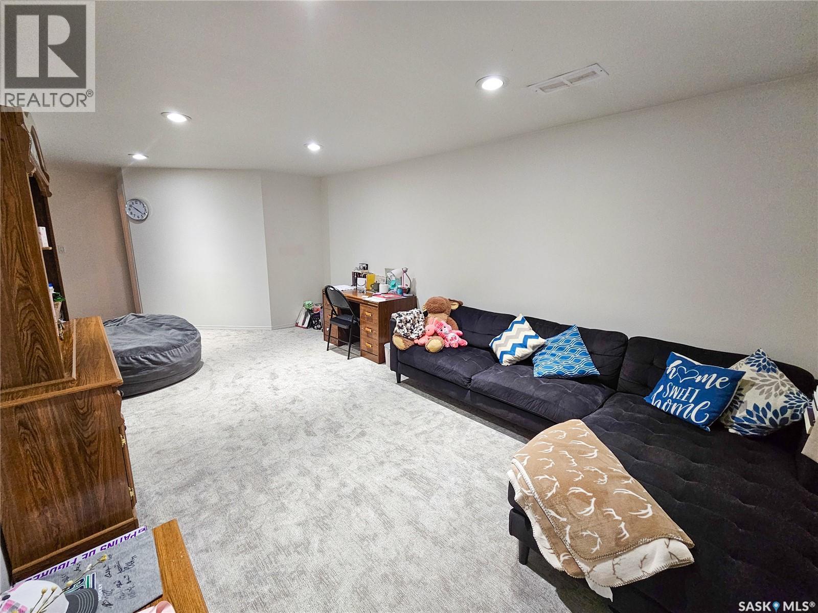 30 Allen Drive, Swift Current, Saskatchewan  S9H 3A1 - Photo 14 - SK051434