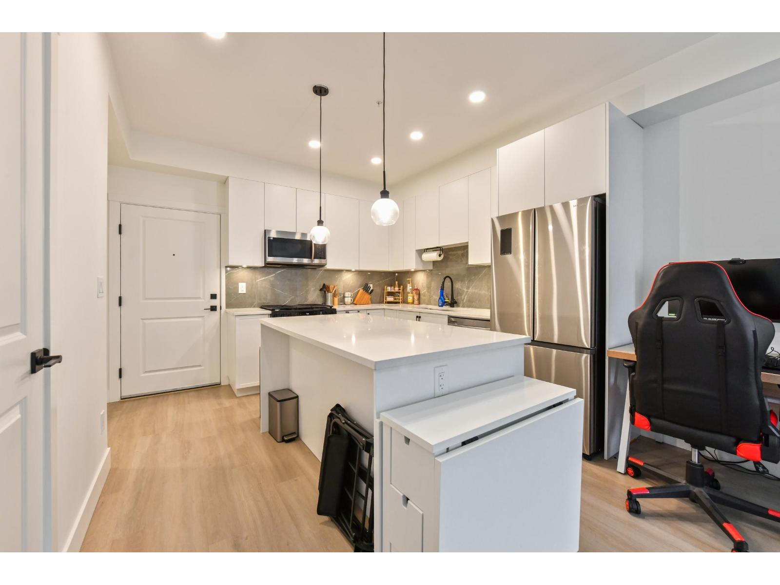 217 3438 146a Street, Surrey, British Columbia V4P 0J1 - Photo 4 - R3175665