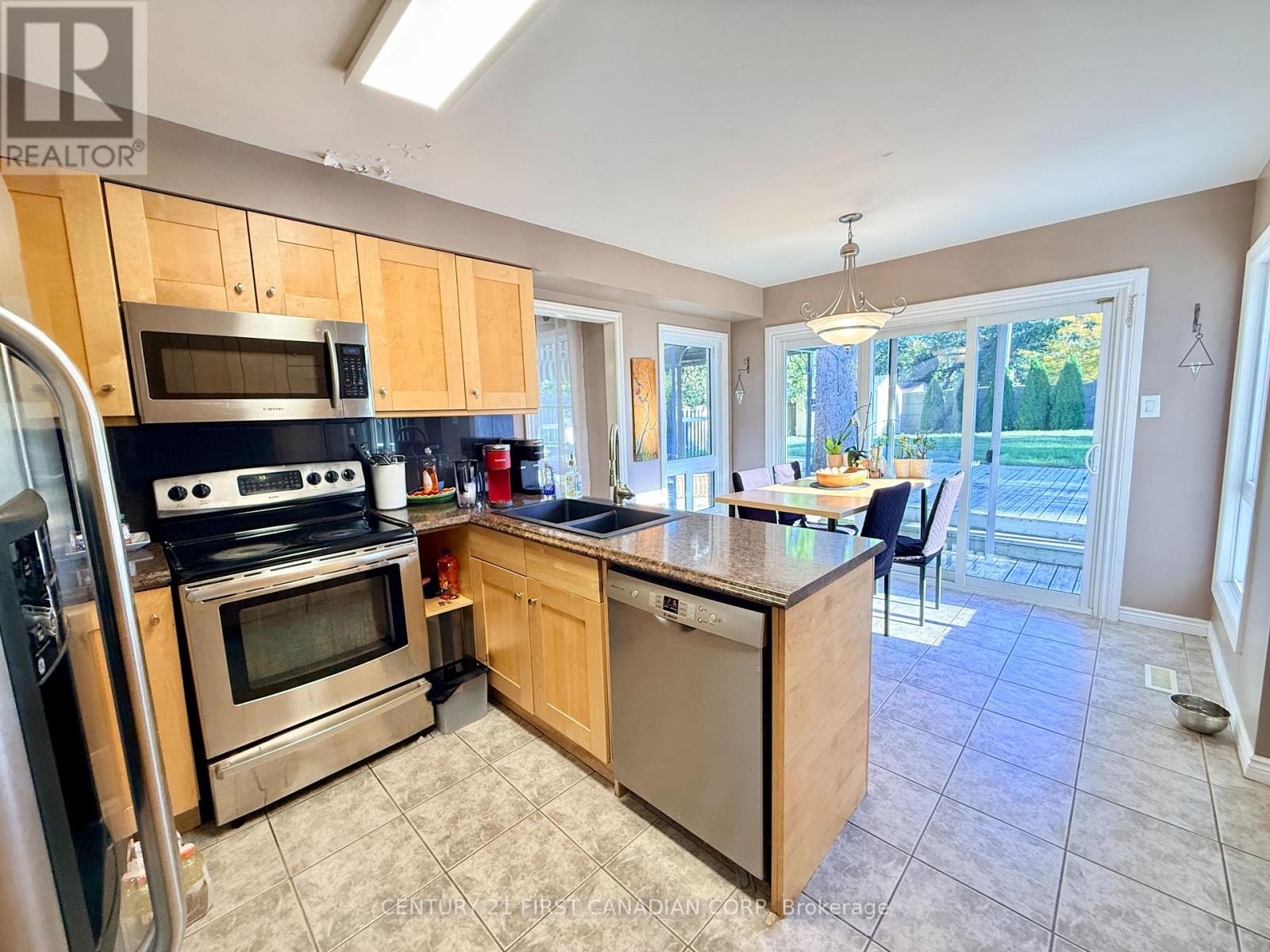 26 Colonial Crescent, London North, Ontario  N6H 4X3 - Photo 11 - X14094076