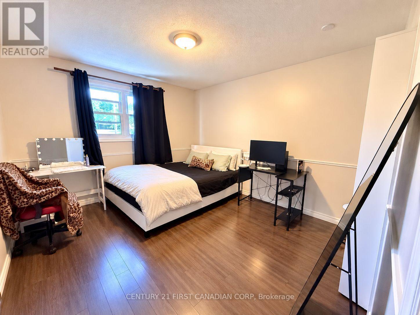 26 Colonial Crescent, London North, Ontario  N6H 4X3 - Photo 24 - X14094076