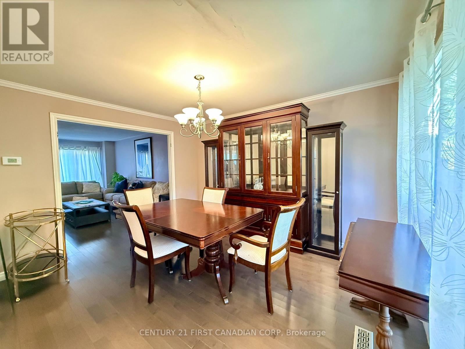 26 Colonial Crescent, London North, Ontario  N6H 4X3 - Photo 3 - X14094076