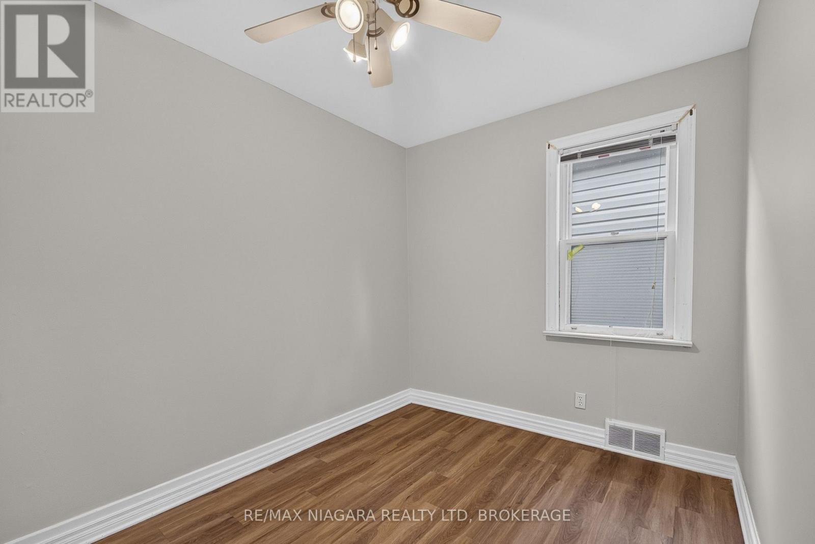 44 Lowell Avenue, St. Catharines (Downtown), Ontario  L2R 2E1 - Photo 23 - X14094072