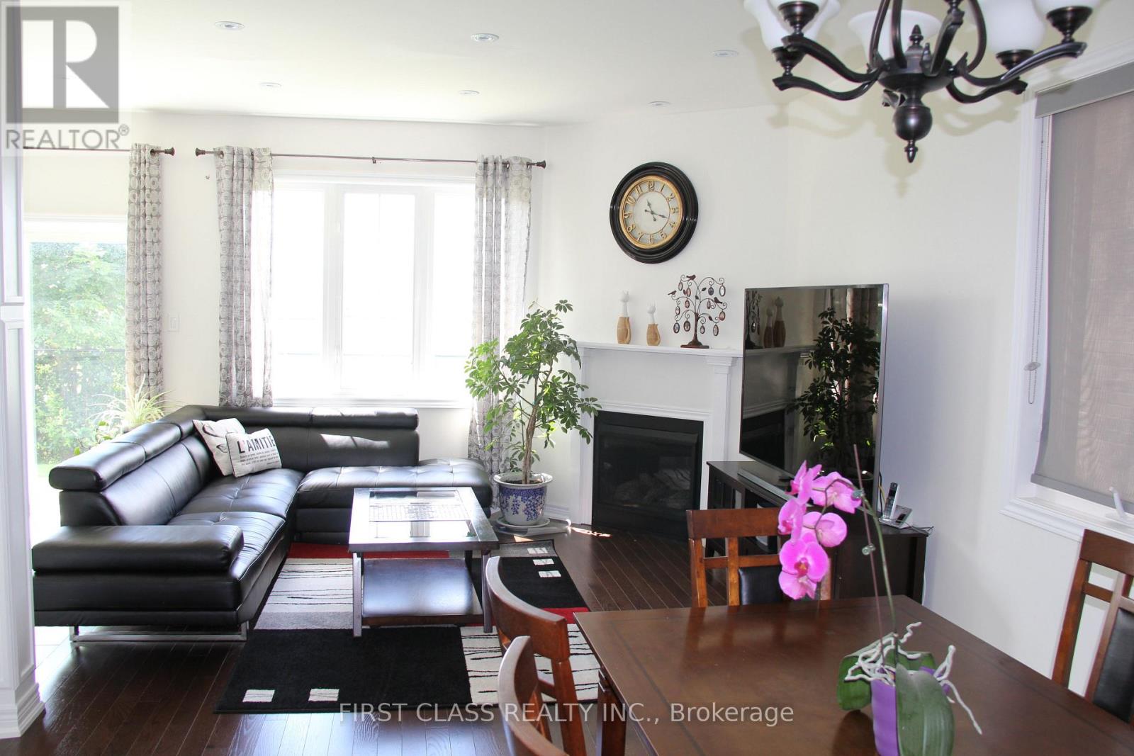 69 Promenade Drive, Whitby, Ontario  L1R 0L5 - Photo 5 - E14094024