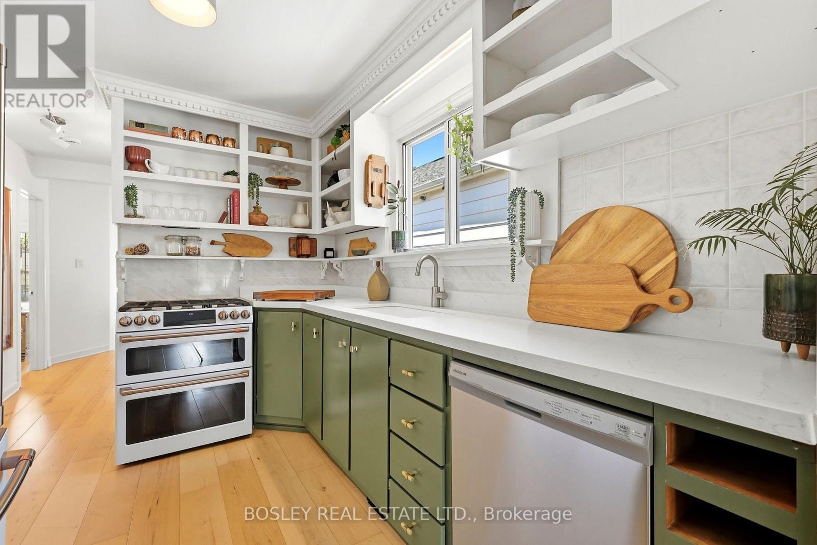 236 Virginia Avenue, Toronto, Ontario  M4C 2T8 - Photo 14 - E14094048