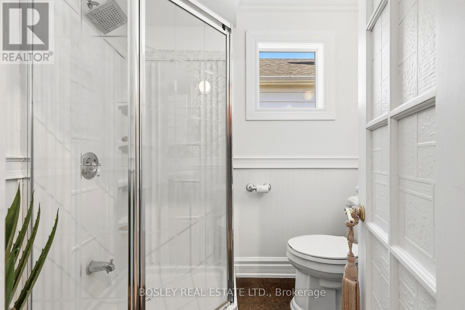 236 Virginia Avenue, Toronto, Ontario  M4C 2T8 - Photo 21 - E14094048
