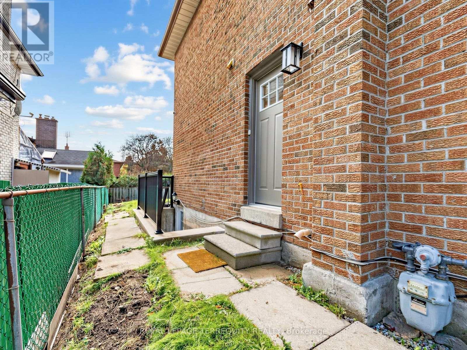124 Bathgate Drive, Toronto, Ontario  M1C 1T5 - Photo 38 - E14094128