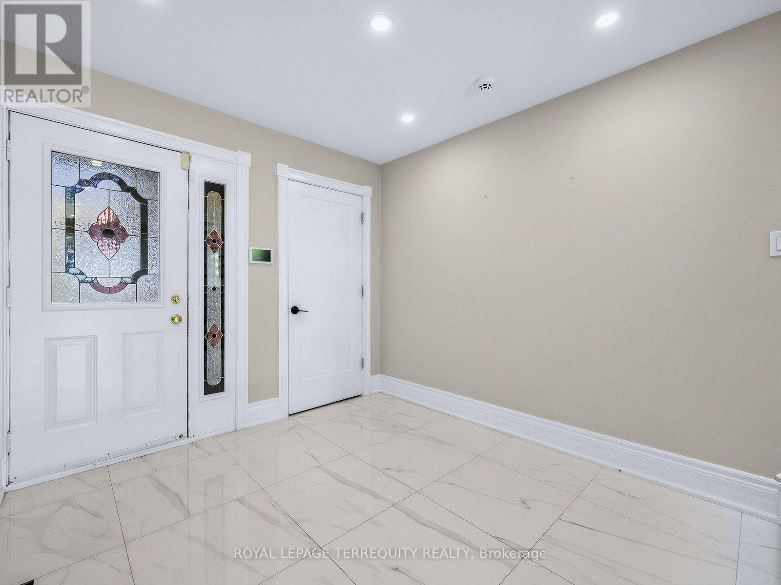 124 Bathgate Drive, Toronto, Ontario  M1C 1T5 - Photo 4 - E14094128